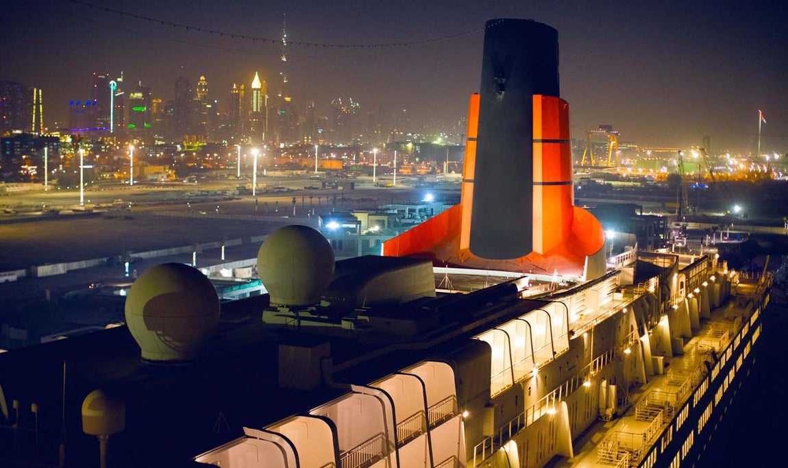 Moderno y tecnológico. En el plano técnico, el Queen Elisabeth se abrazó a la modernidad, en sus estancias se disfruta de la tecnología más puntera. Cuenta, incluso, con su <a href="https://www.abc.es/tmp/summum/living/tecnologia/abci-entrupy-detecta-falsificaciones-201709141116_noticia.html" target="_blank">propia App</a> para que los clientes puedan estar informados a tiempo real de cualquier novedad en el hotel