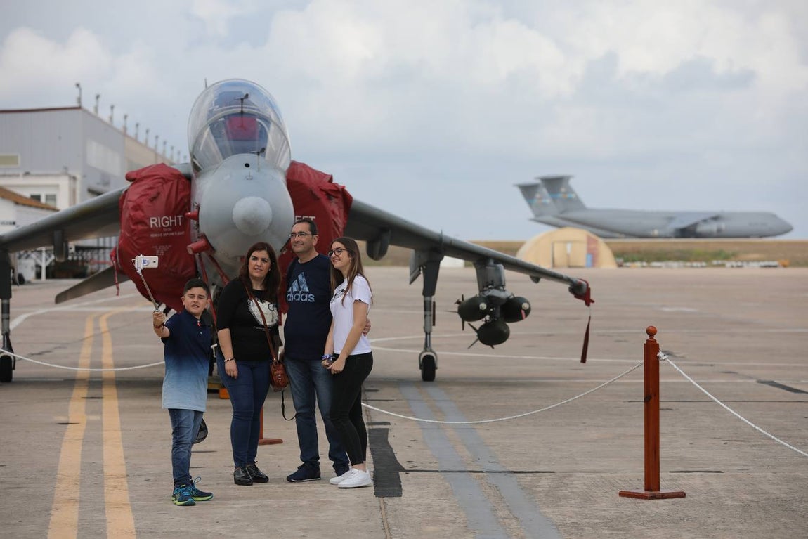 Celebración del Día de las Fuerzas Armadas en la base Naval de Rota