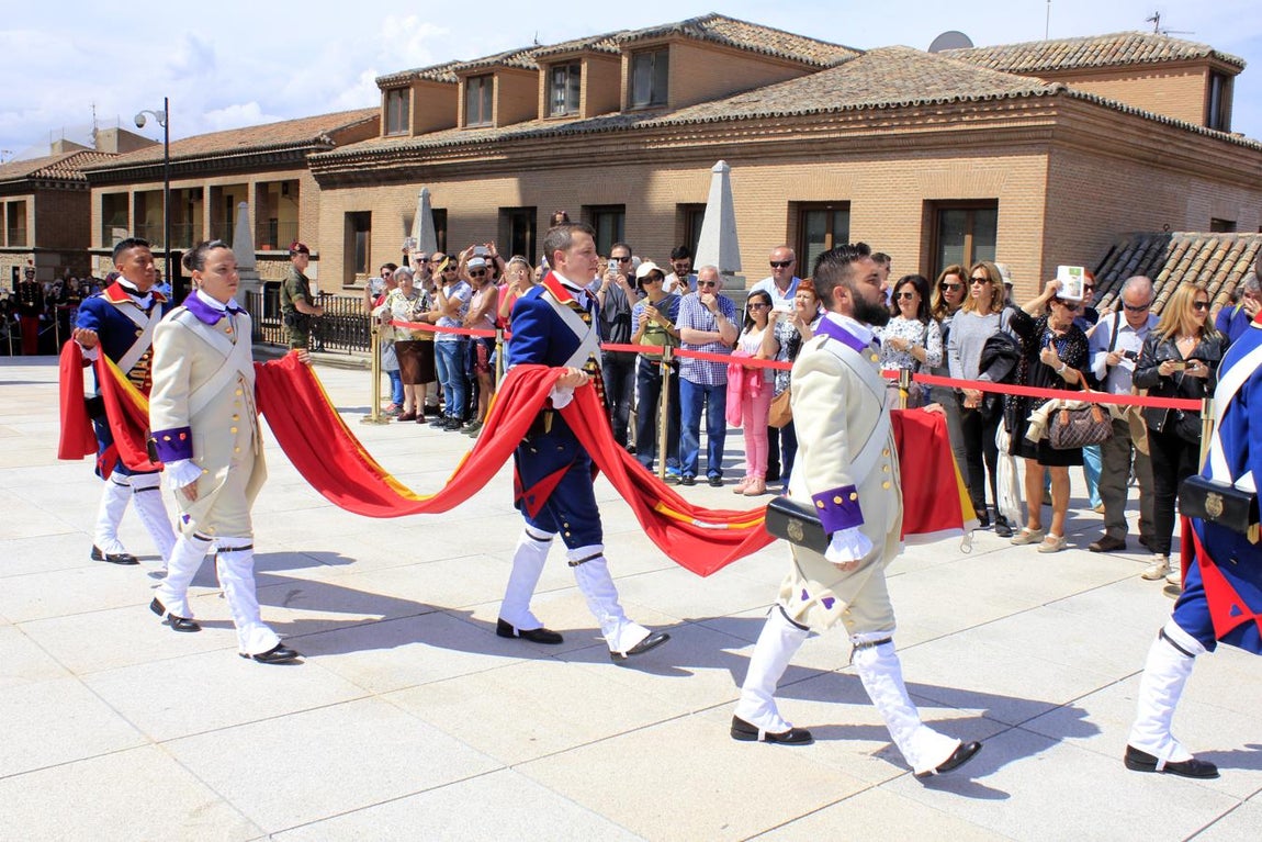 El relevo de la Guardia en el Alcázar de Toledo, en imágenes