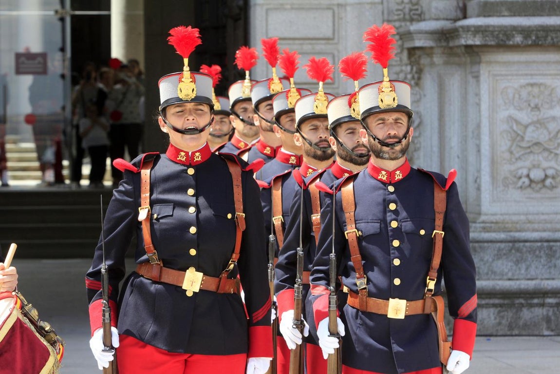 El relevo de la Guardia en el Alcázar de Toledo, en imágenes