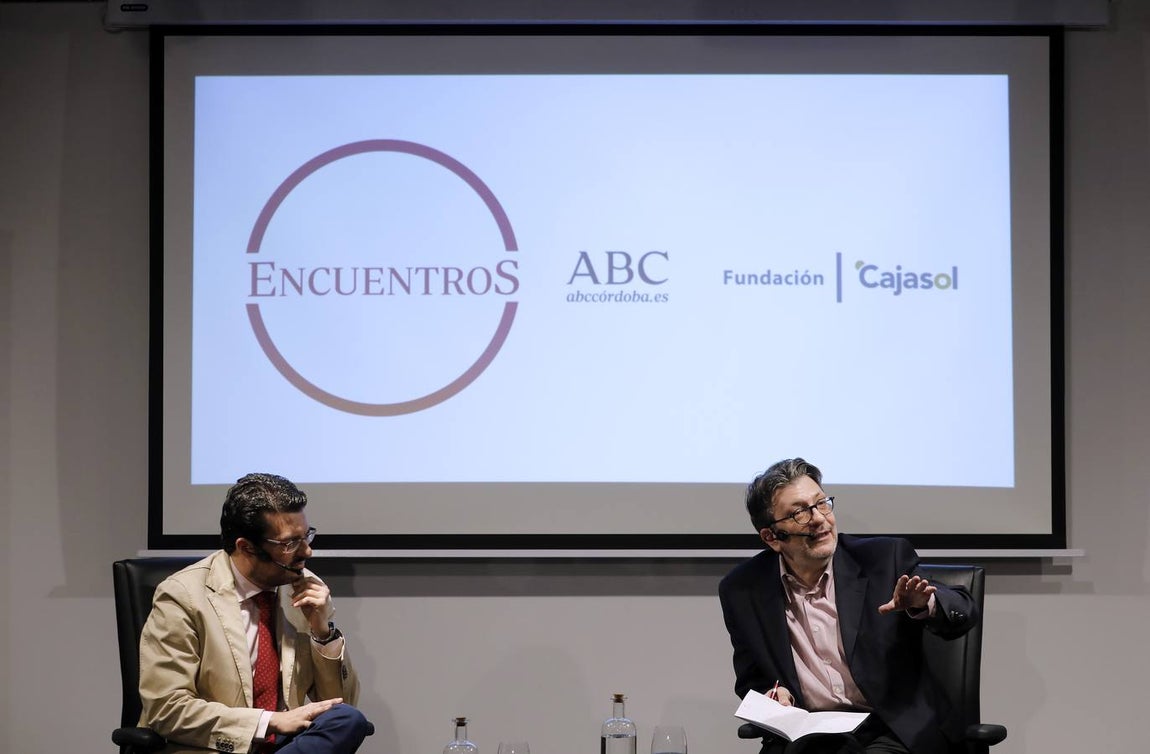 En imágenes, el encuentro con Ignacio Camacho