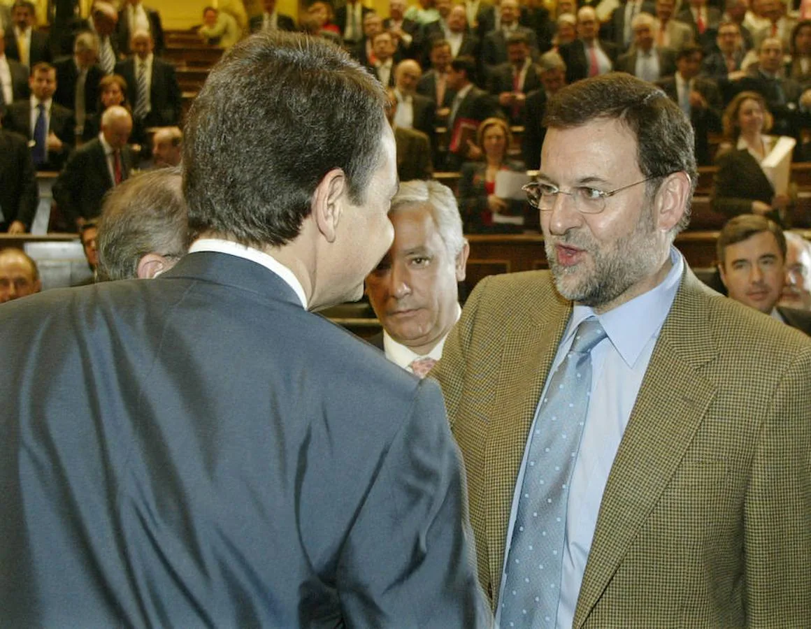 En 2004 se queda como jefe de la oposición de Zapatero. 
