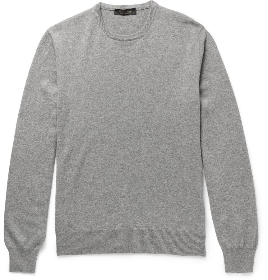 Jersey de Loro Piana. En color gris, un básico de cashmere en cualquier armario gracias a su versatilidad no solo durante el invierno (Precio: 970 euros).