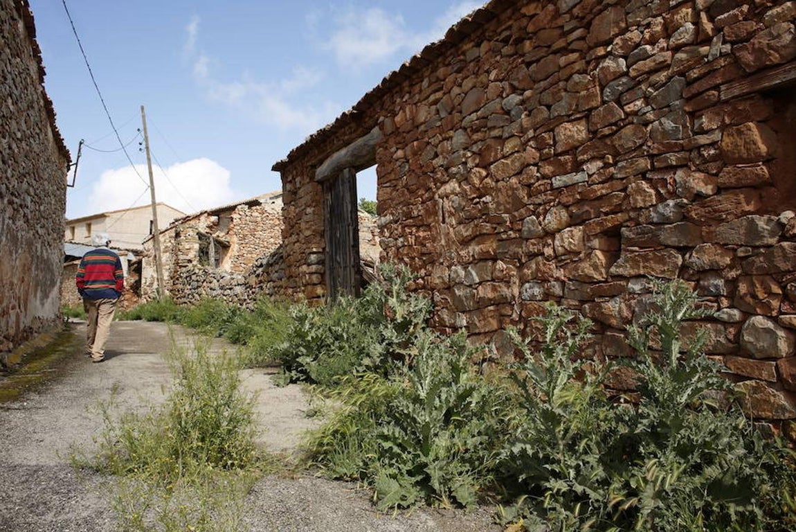 Gimeno acompaña a ABC a cada rincón de Corbatón. 