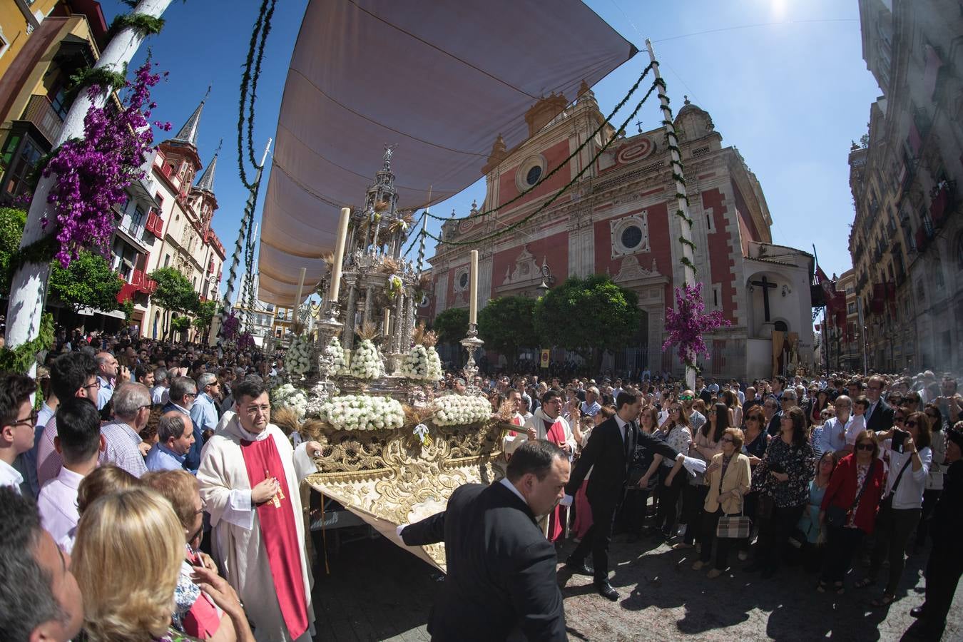 En imágenes, una mañana radiante de Corpus Christi