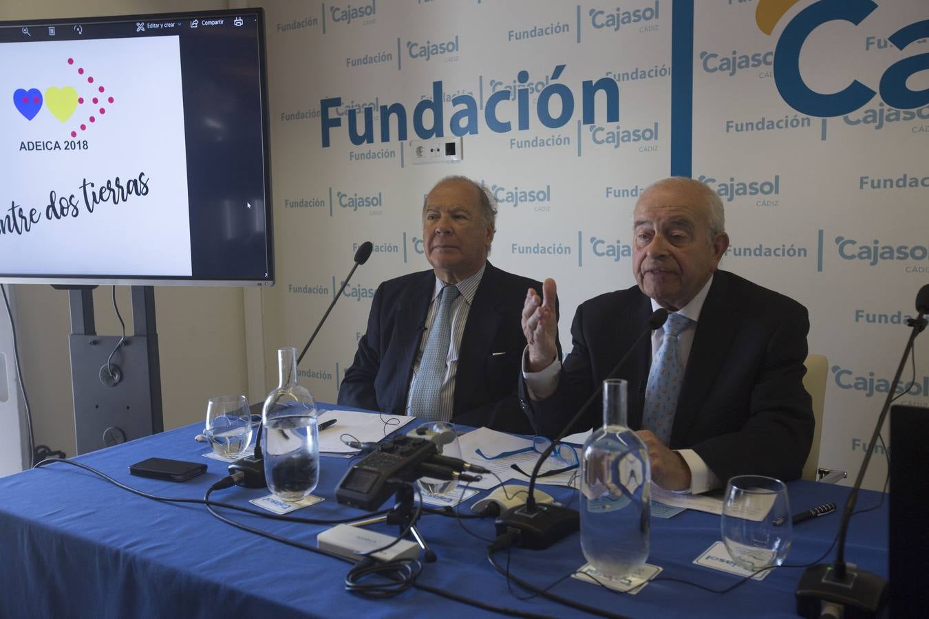 Homenaje estudiantes iberoamericanos de medicina en Cádiz en los años 50 y 60