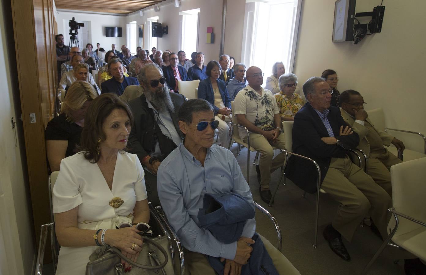 Homenaje estudiantes iberoamericanos de medicina en Cádiz en los años 50 y 60