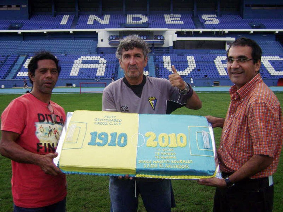 Homenaje a Mágico González en &#039;Informe Robinson&#039;