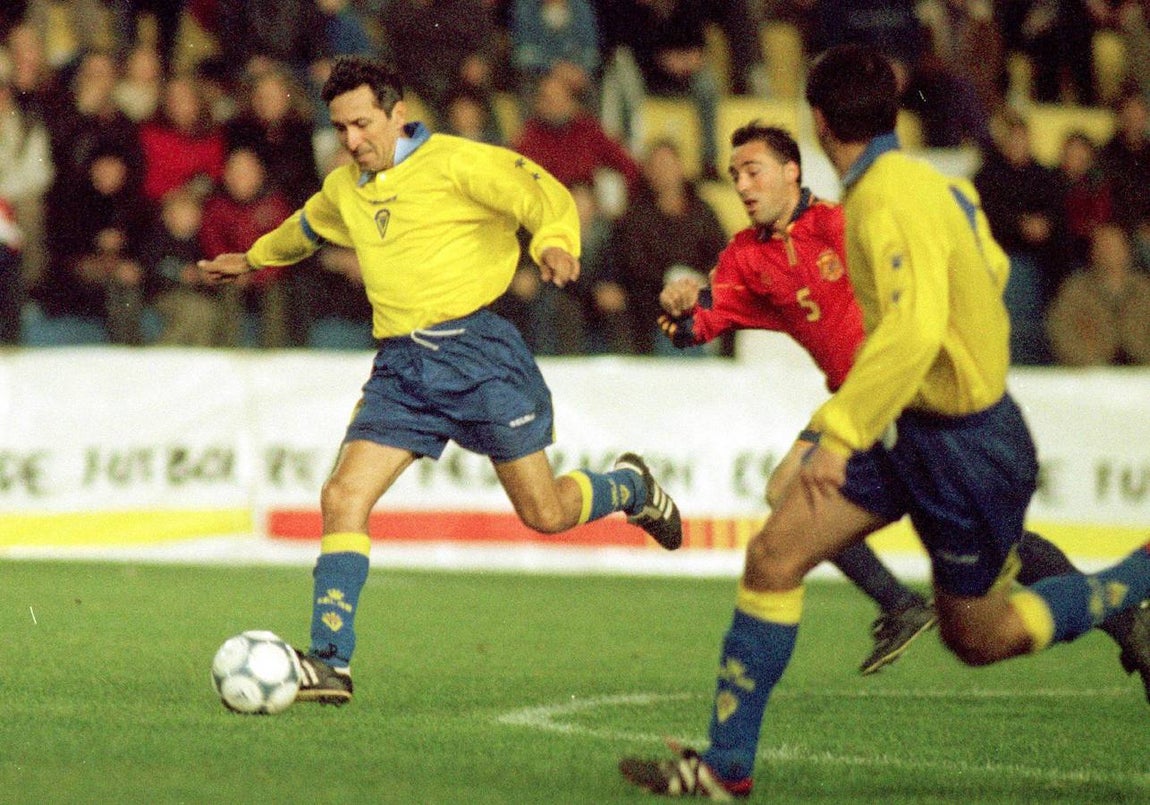 Homenaje a Mágico González en &#039;Informe Robinson&#039;