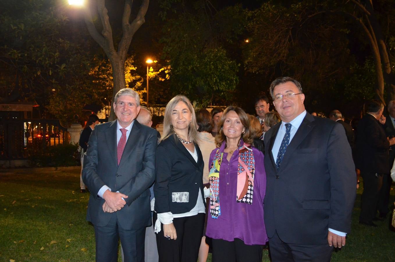 Javier Aguirre, Ana Gutiérrez, Carolina Hinojosa y José Mª Fernández