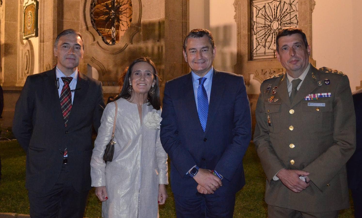 Ignacio Pomares, Asunción Gravalos, el Delegado del Gobierno en Andalucía, Antonio Sanz, y el Delegado de Defensa en Andalucía, el coronel Echevarría