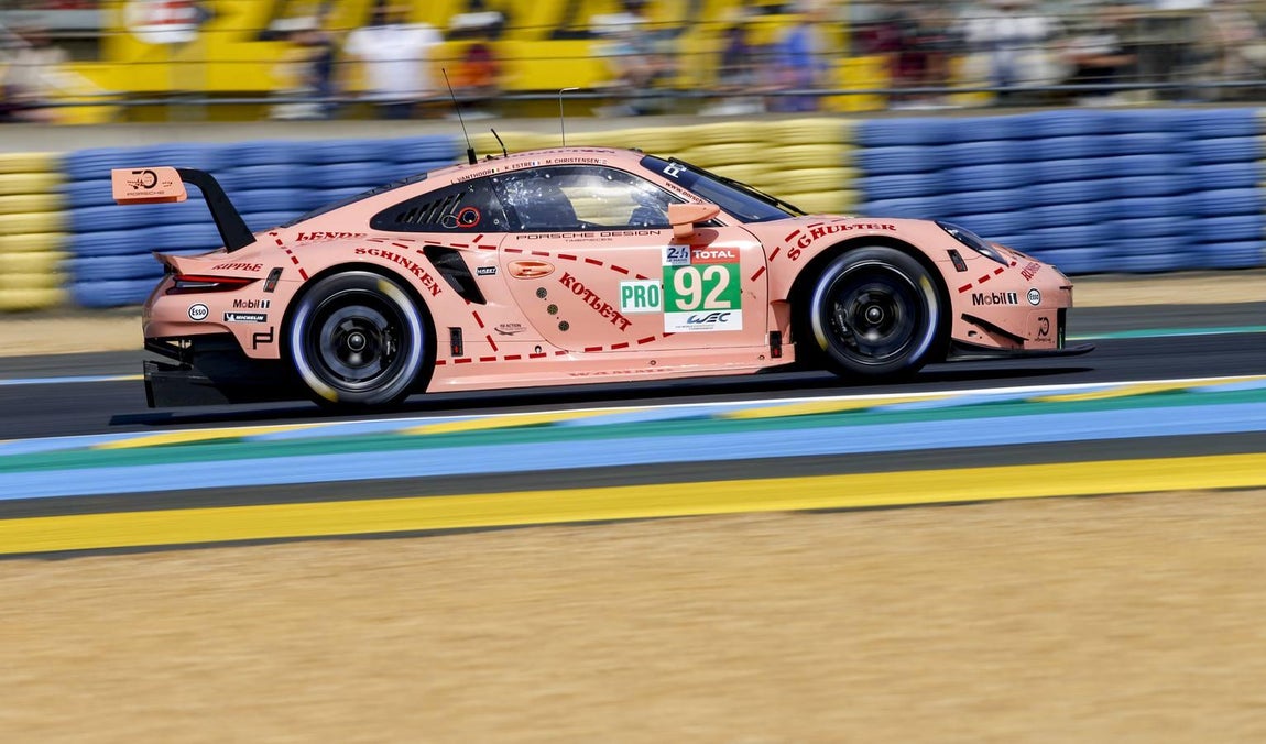 El Porsche 911 RSR es el 911 más rápido de la historia en pista. No es el 911 más potente de todos los tiempos, mérito que corresponde al 911 GT2 RS, ni el más veloz en línea recta. 