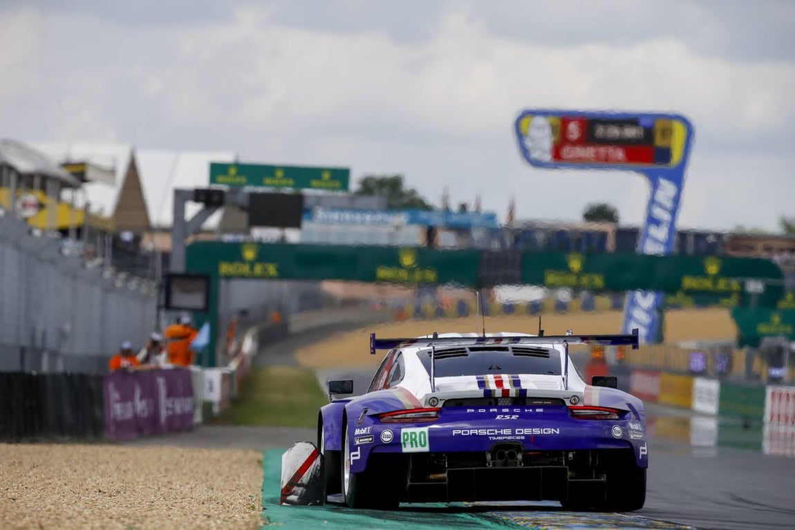 El Porsche 911 RSR es el 911 más rápido de la historia en pista. No es el 911 más potente de todos los tiempos, mérito que corresponde al 911 GT2 RS, ni el más veloz en línea recta. 