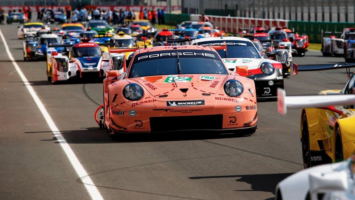 El Porsche 911 RSR es el 911 más rápido de la historia en pista. No es el 911 más potente de todos los tiempos, mérito que corresponde al 911 GT2 RS, ni el más veloz en línea recta. 
