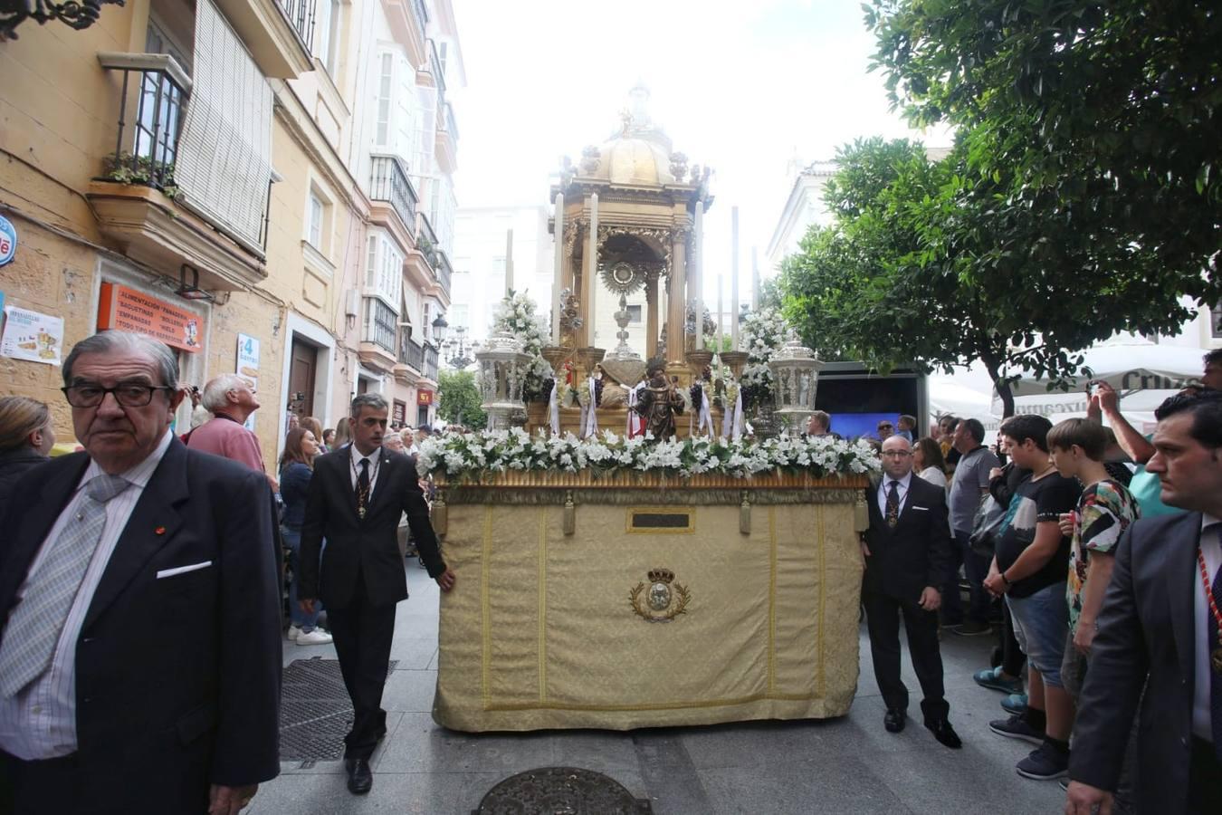 FOTOS: La procesión del Corpus Chico en Cádiz, en imágenes