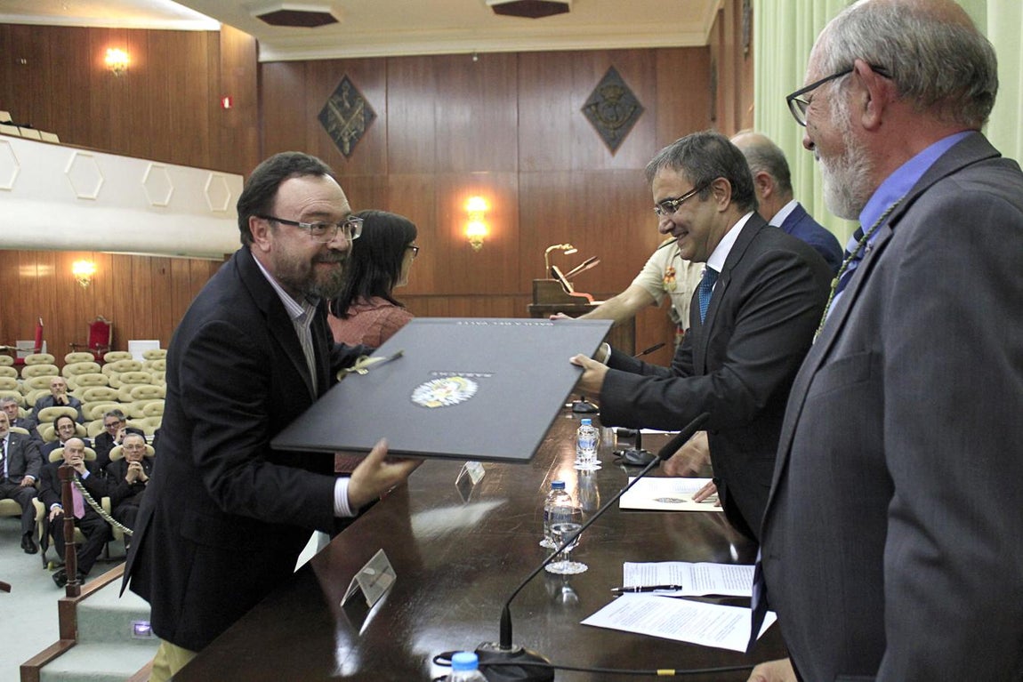 El programa de radio «La colmena», en literatura. 