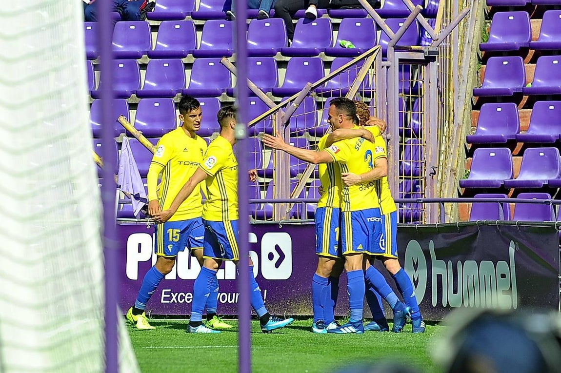 Servando permite en Valladolid seguir soñando con el 'play off'. 