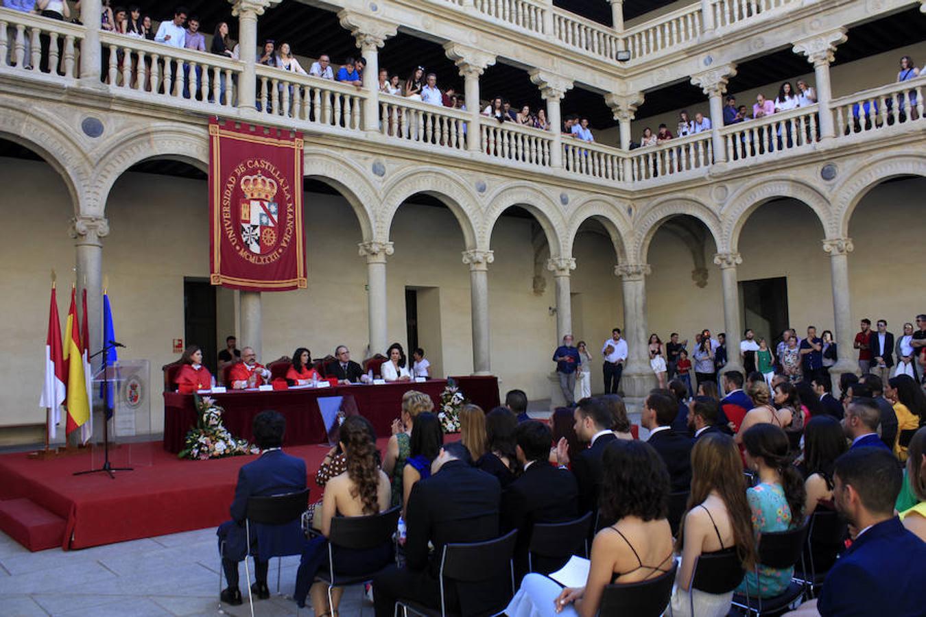 Graduación de la V promoción de Ciencias Jurídicas y Sociales