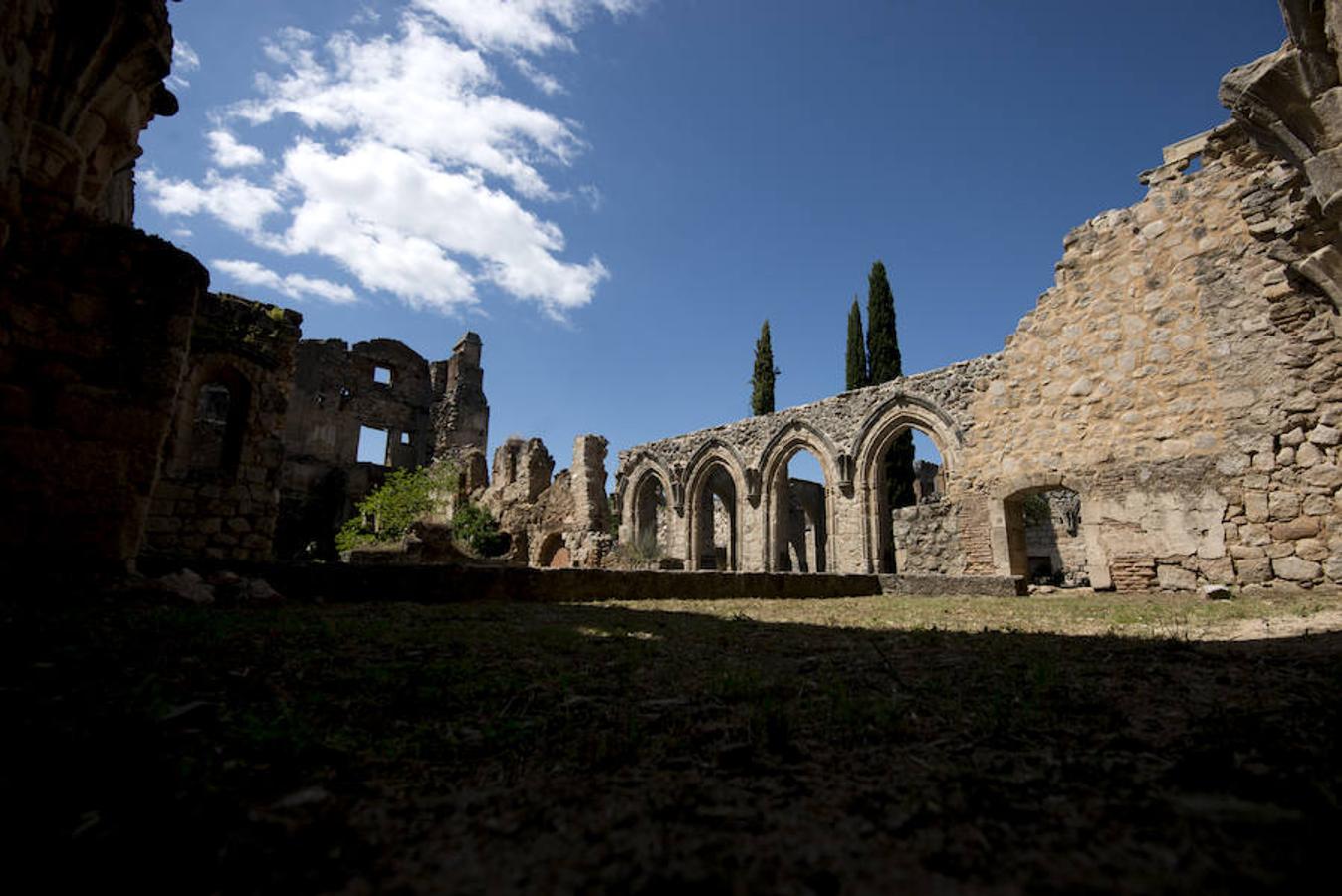 Claustro. El claustro ya ha experimentado trabajos de recuperación