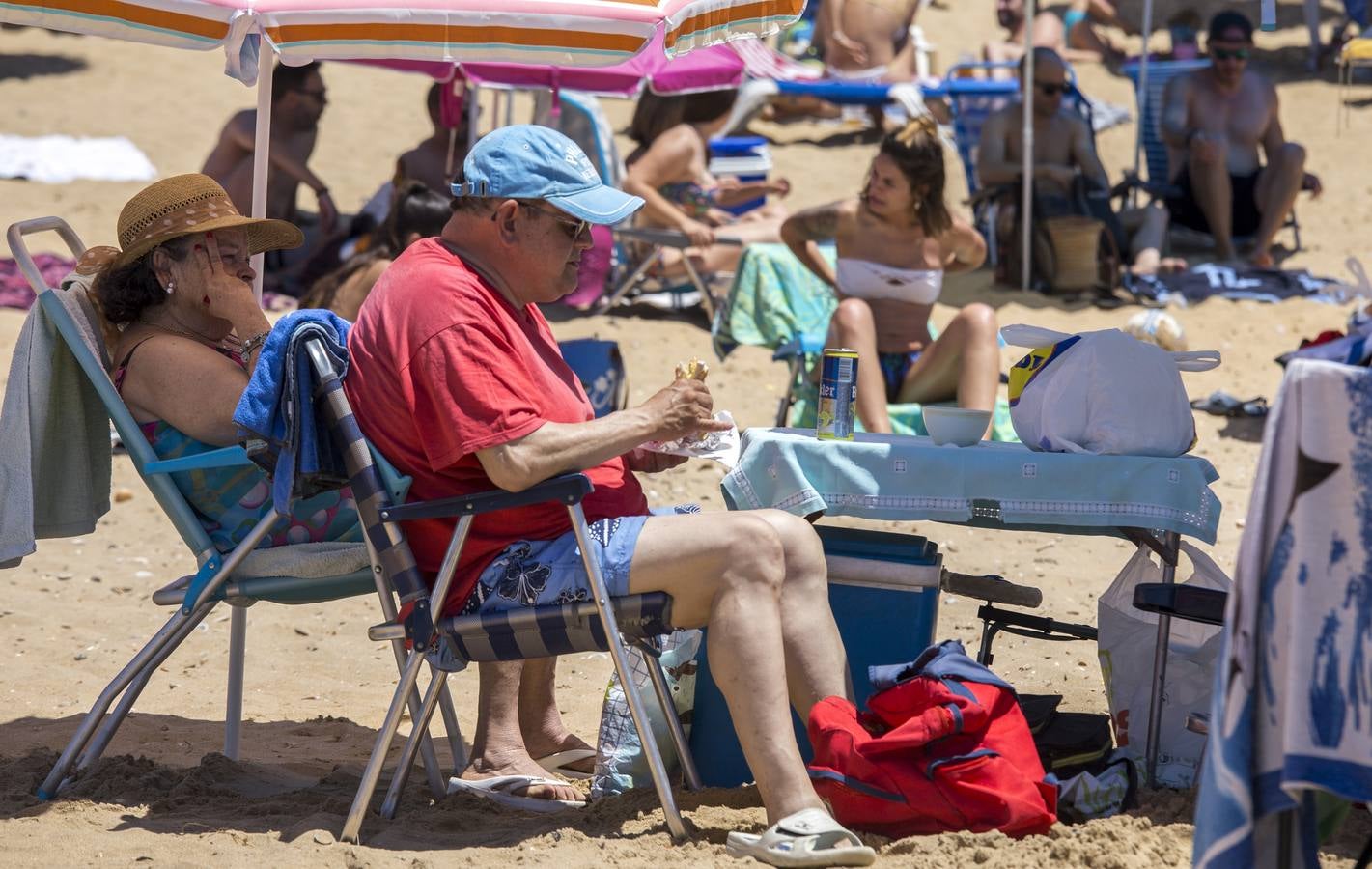 Las imágenes sobre la afluencia masiva a las costas de Huelva