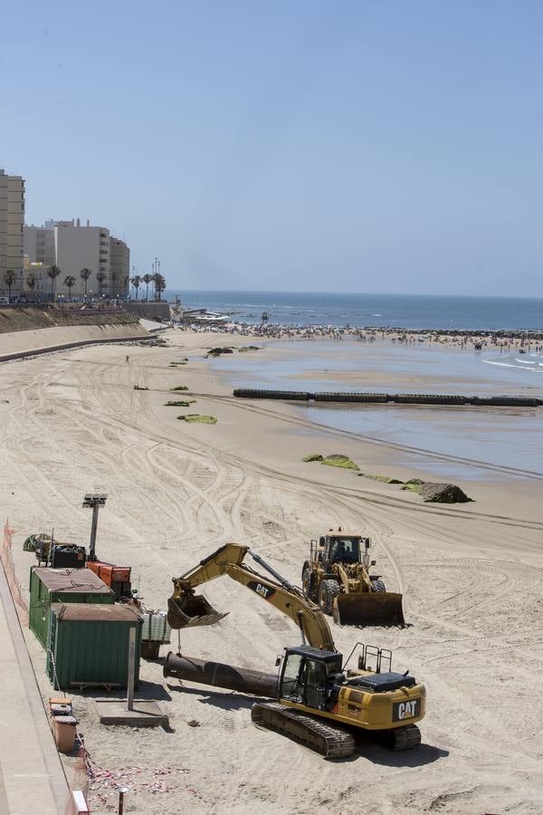 Las playas de Cádiz, llenas el primer fin de semana veraniego