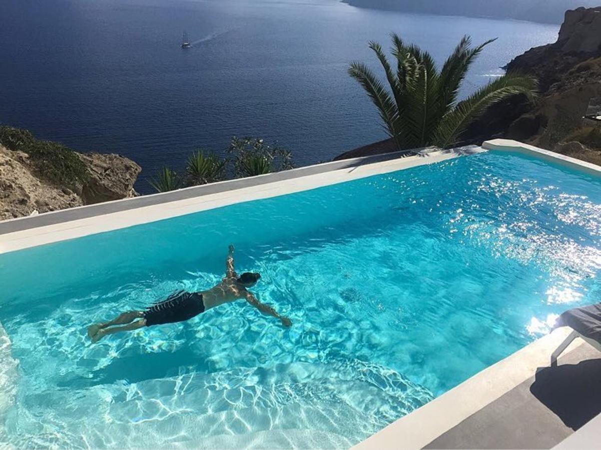 Villa Katikies, Santorini. El complejo tiene numerosas piscinas infinitas privadas en sus suites, todas infinitas, todas con vistas espectaculares