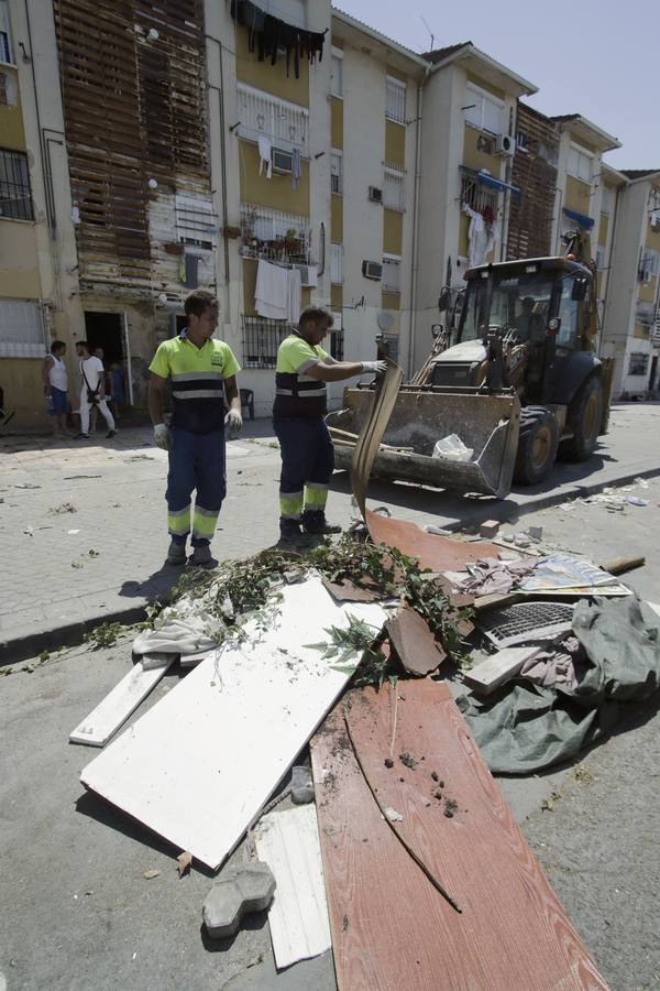 Derribo de patios ilegales en las Tres Mil, en imágenes