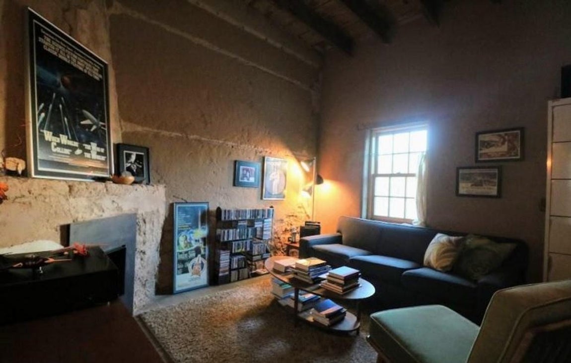 Materiales. El adobe, los ladrillo y el estilo rústico son del gusto de la actriz, capaz de impregnar de dotar de estilo a los materiales más sencillos y convertirlos en una obra de vanguardia