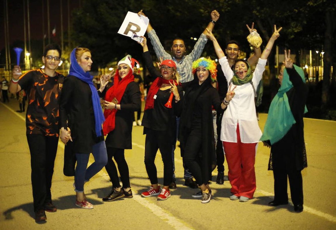 Las mujeres iraníes, por primera vez en el fútbol en Teherán