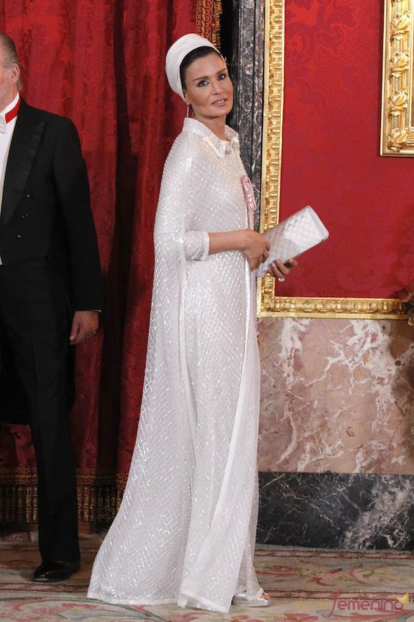 De blanco en una cena de gala en el Palacio Real de Madrid. 