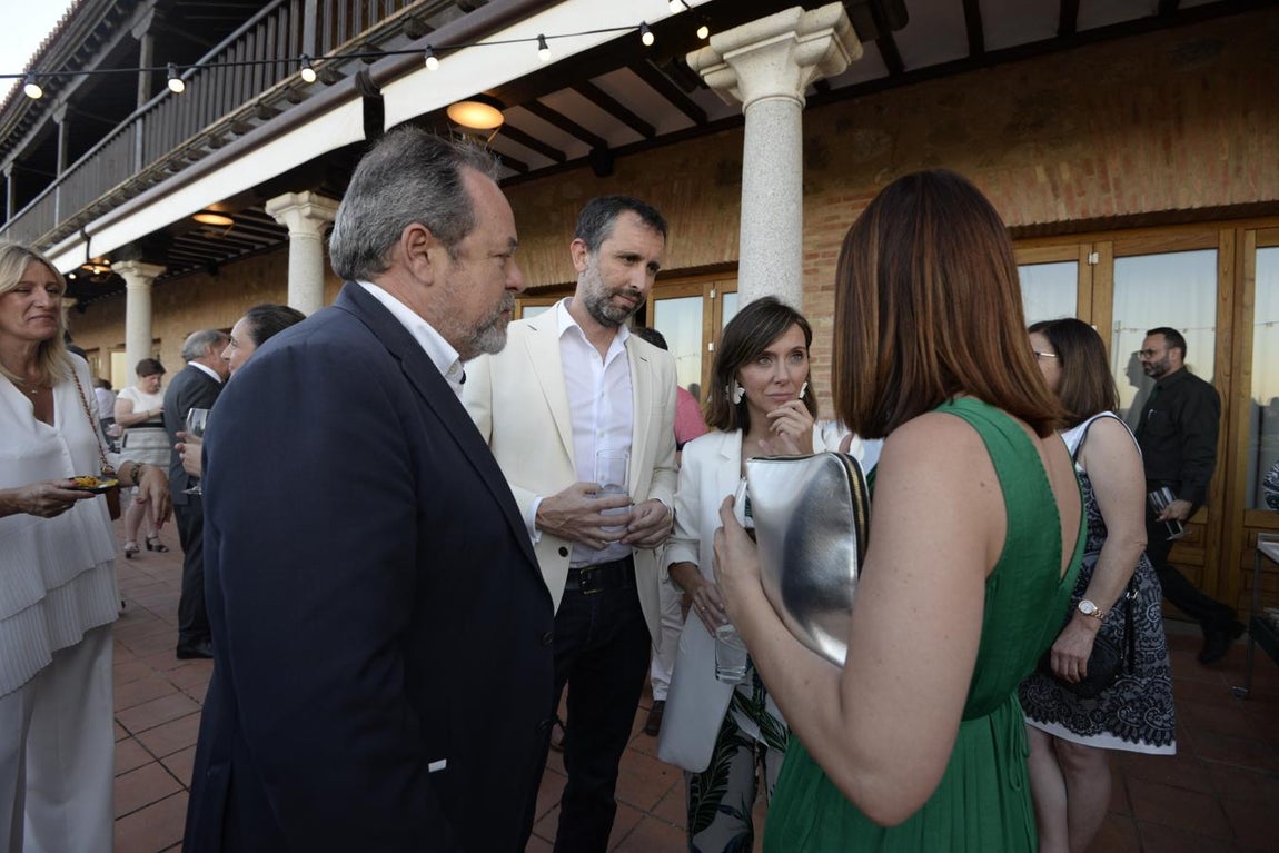 Animada velada en el 50 cumpleaños del Parador