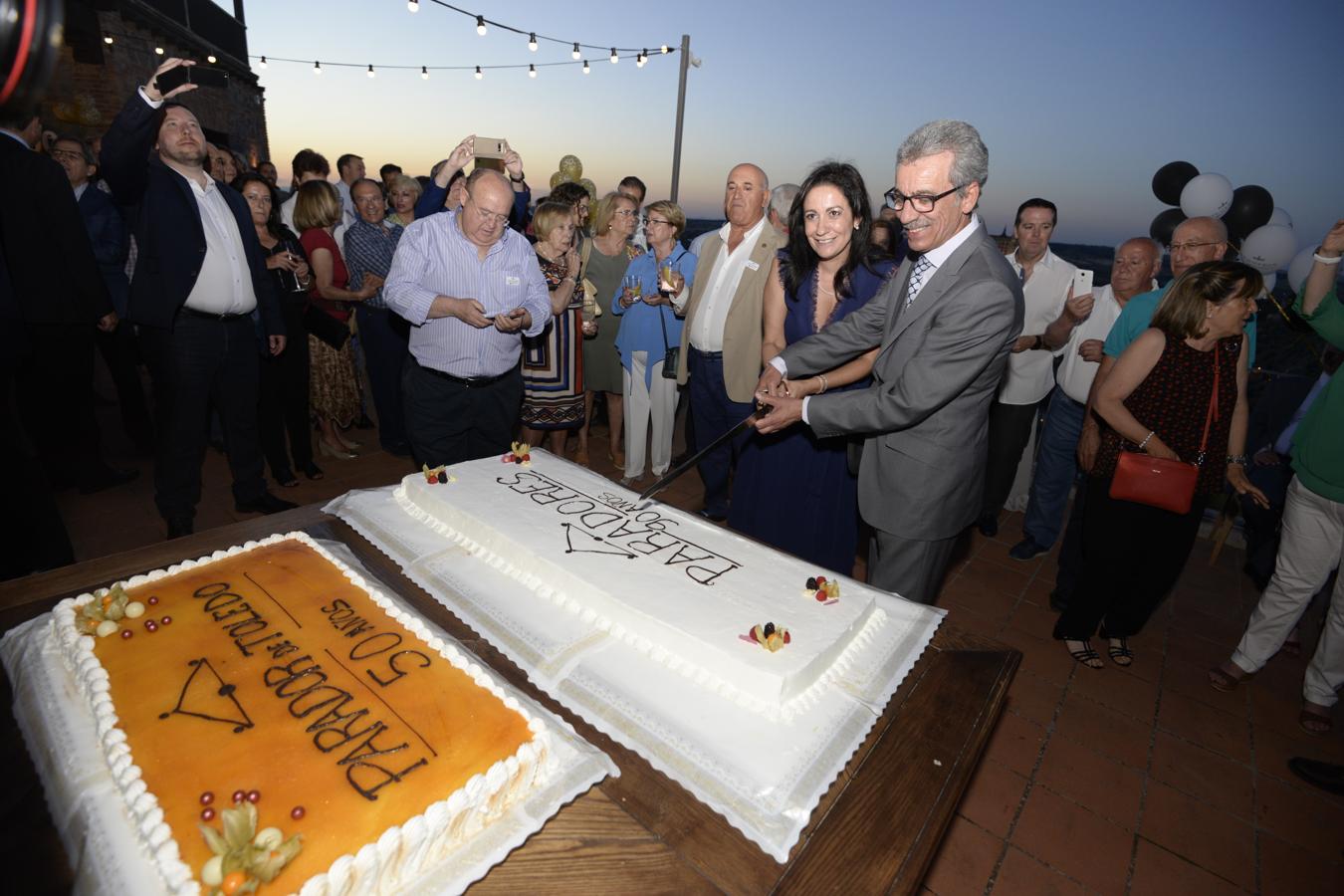 Animada velada en el 50 cumpleaños del Parador