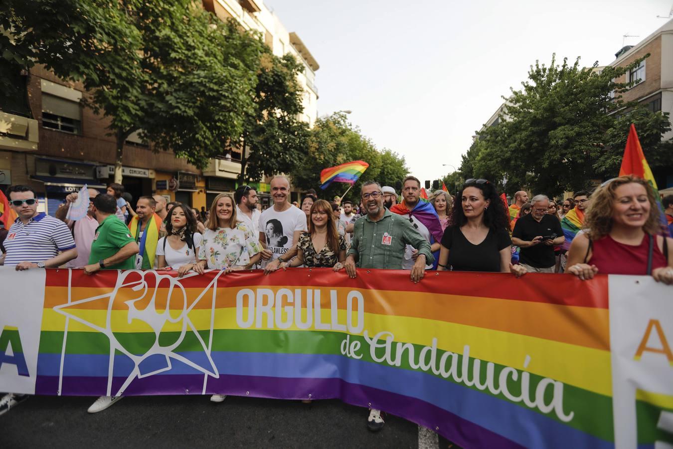 Un Día del Orgullo multitudinario en Sevilla