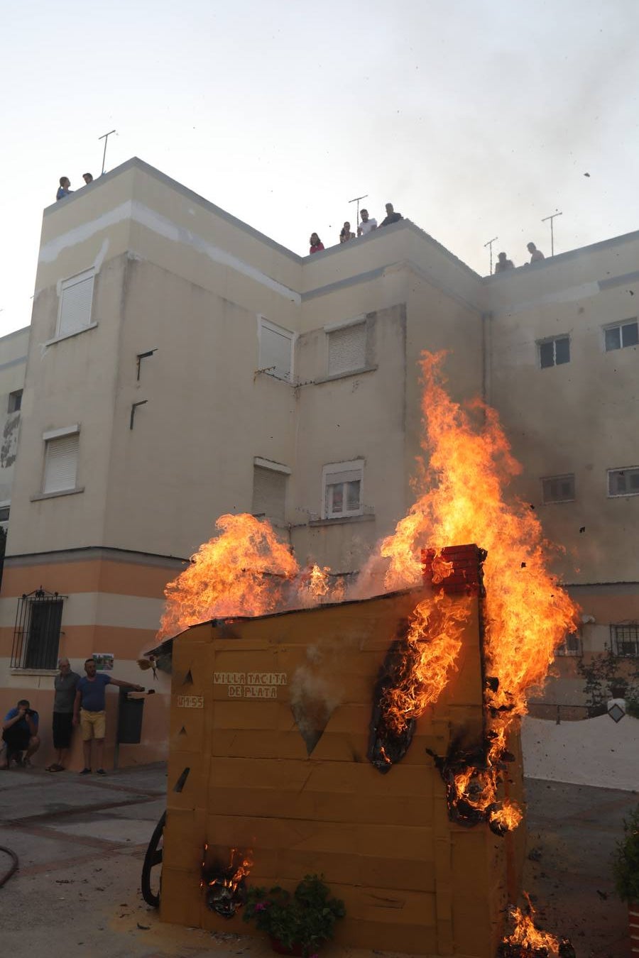 La tradición y el fuego marcan los Juanillos