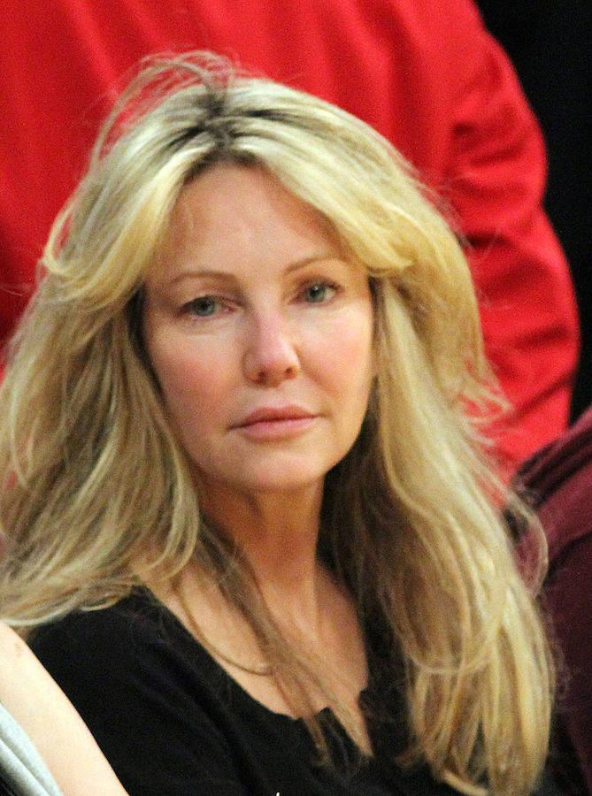 2012. Heather Locklear en el partido de los Los Angeles Lakers contra Phoenix en el estadio Staples Center, en enero de 2012