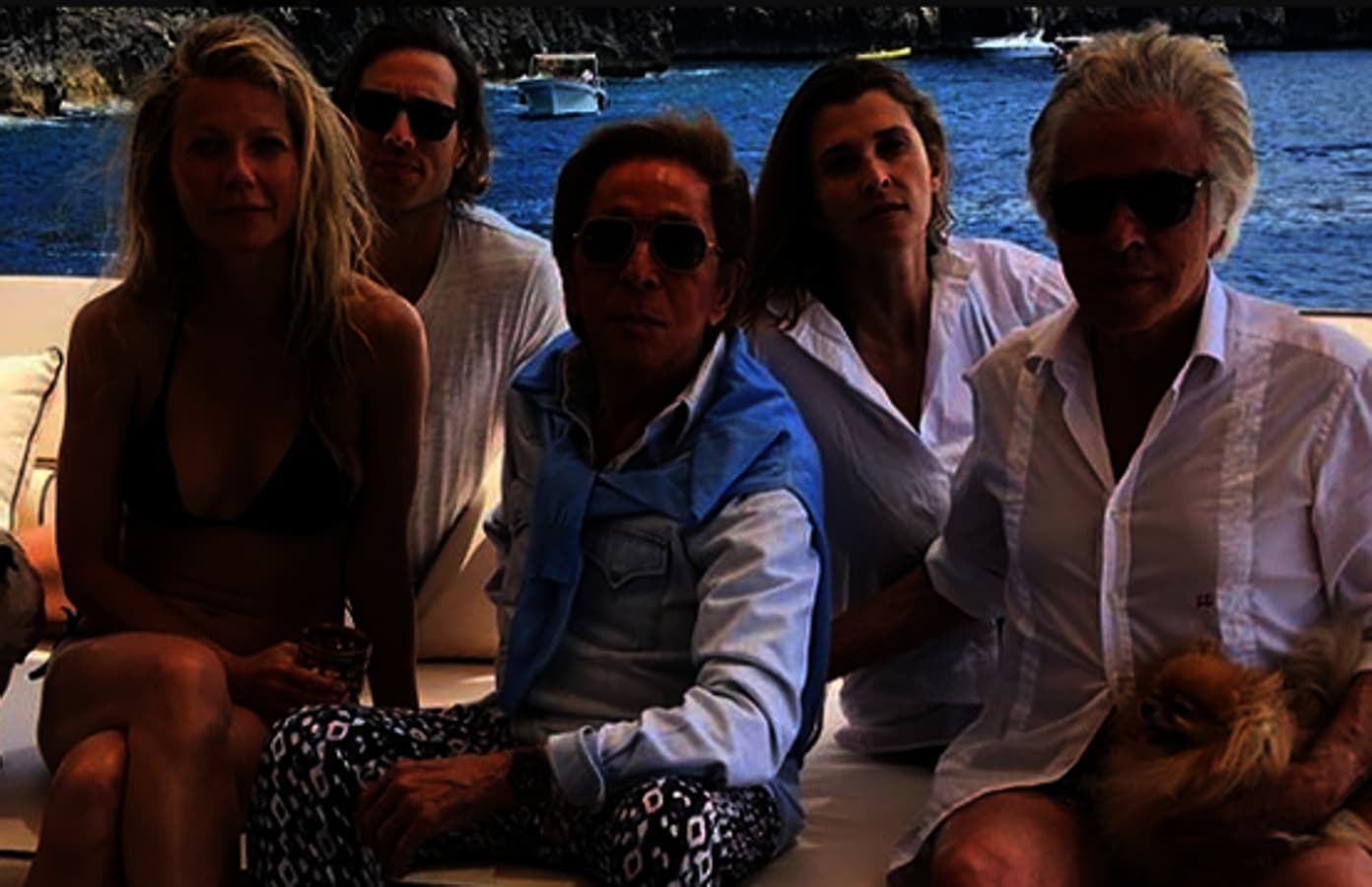 Valentino en Capri. El diseñador italiano Valentino ha disfrutado los últimos días en la isla de Capri junto a su amigo y socio Giancarlo Giammetti, la actriz Gwyneth Paltrow, su prometido Brad Falchuk y Rosario Nadal.