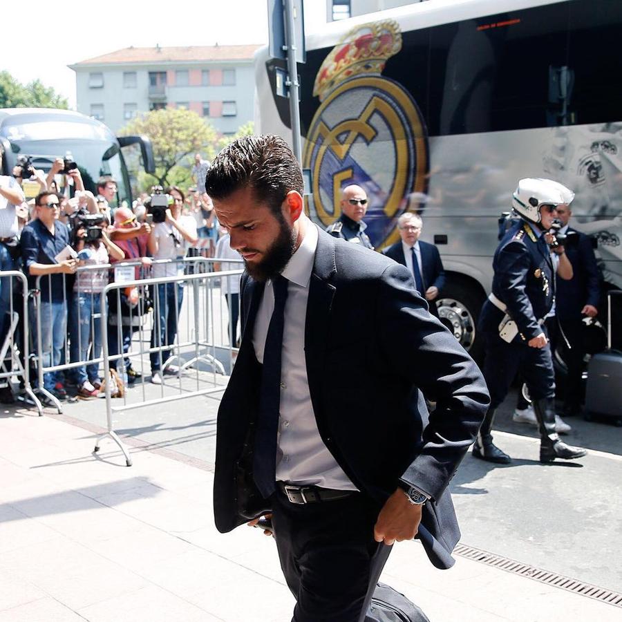 Nacho. La selección española no es precisamente sinónimo de elegancia general, pero por suerte Nacho es la excepción que confirma la regla. Su estilo clásico, sin grandes lujos ni pretensiones hace que sepa cómo llevar a la perfección un traje cuando toca y tiene buen gusto para elegir polos y camisas de sport en los momentos más informales.