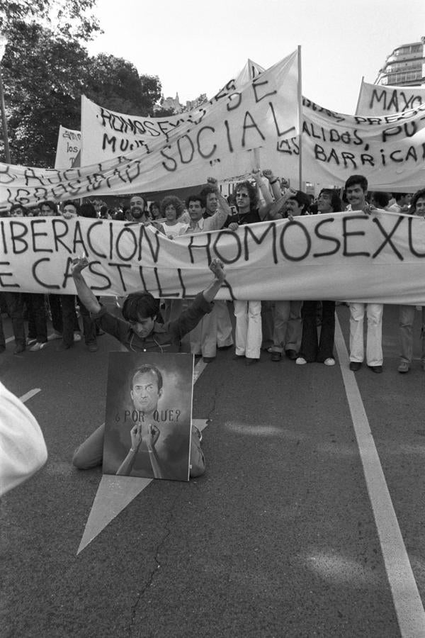Además, solicitaban la amnistía para los homosexuales y la despenalización de los actos sexuales. 