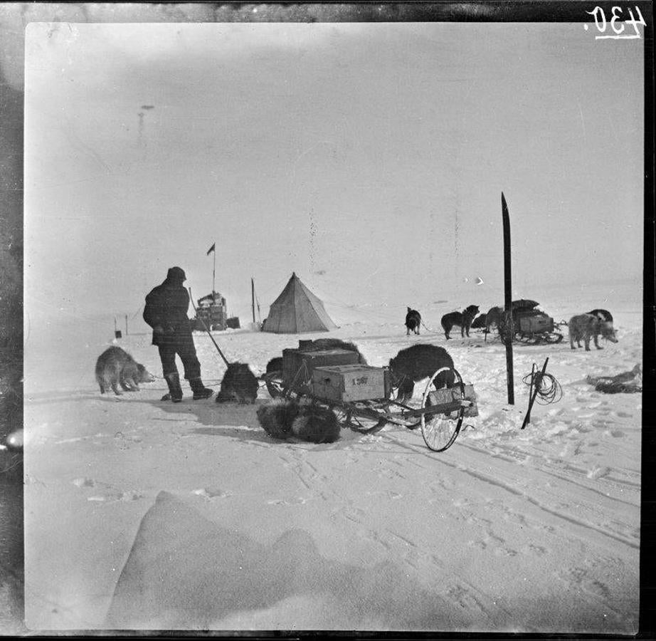 Fotografía de la expedición al Polo Sur liderada por Amundsen. 