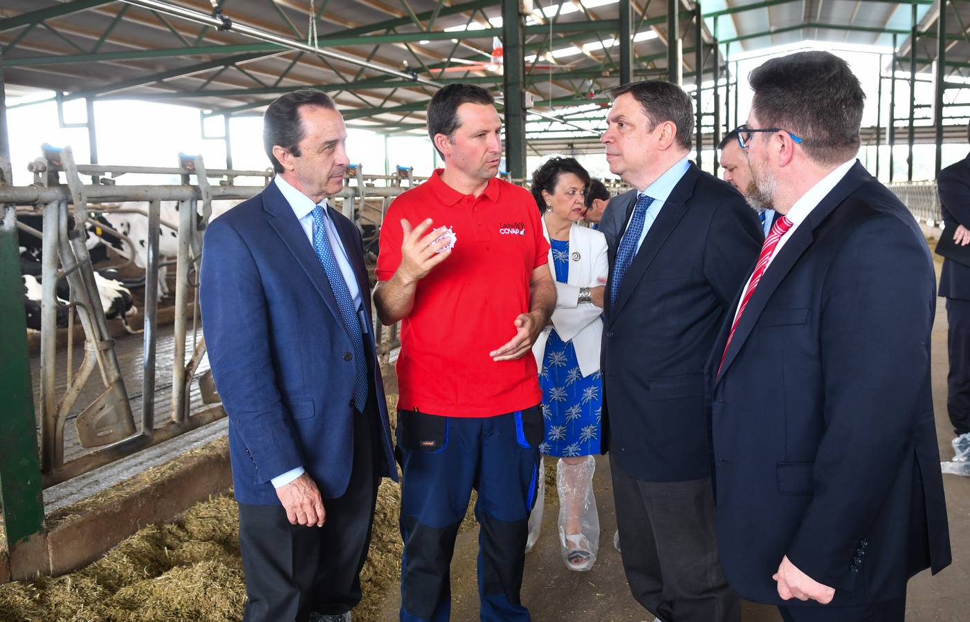 La visita del ministro de Agricultura a Covap, en imágenes