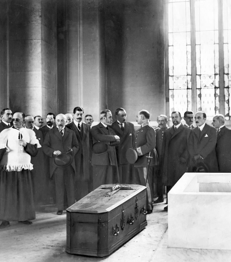 Basílica de Atocha. Traslado de los restos de DATO AL Panteón de Hombres Ilustres. 