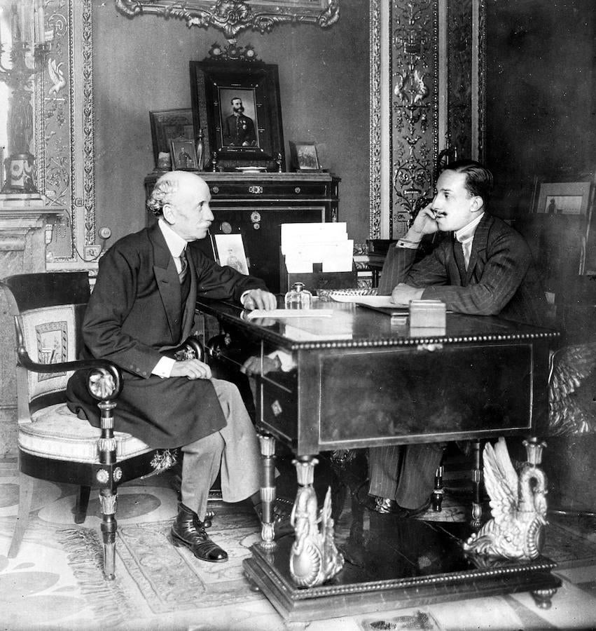 El Rey Alfonso XIII junto al presidente del Consejo de Ministros, Eduardo Dato. 