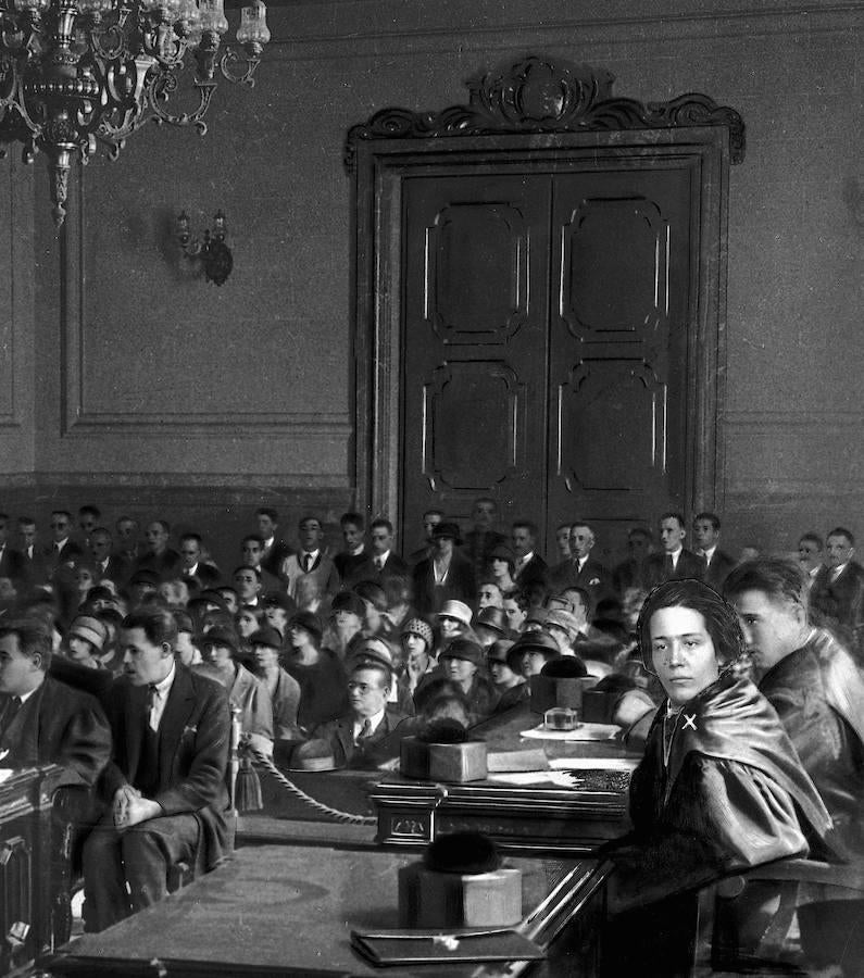 Victoria Kent ejerciendo la abogacía. 