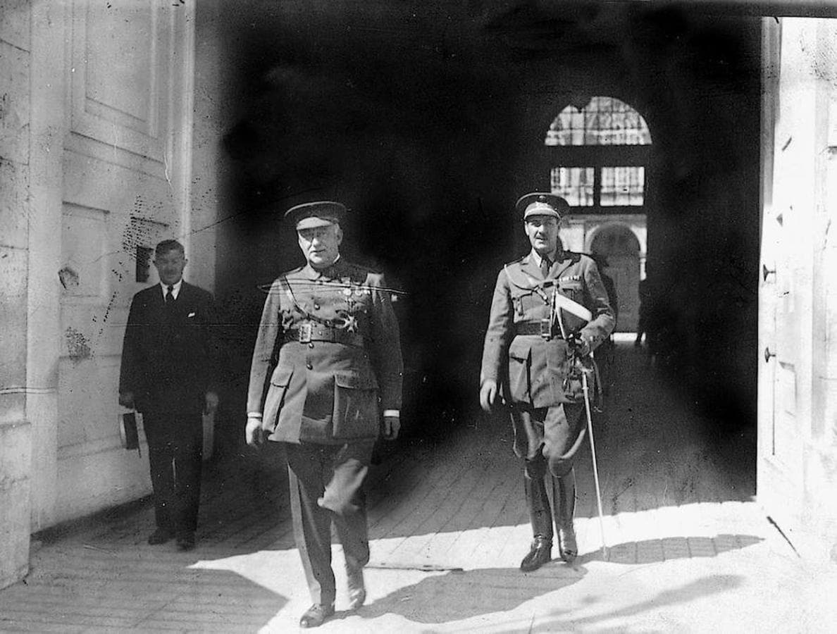Miguel Primo de Rivera después de reunirse con el Rey en 1926. 