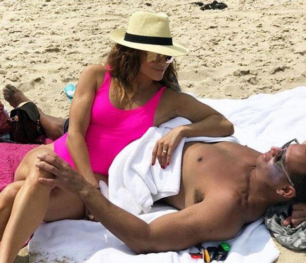 Jennifer López. La cantante del Bronx aprovecha este buen tiempo para tomar el sol junto a su pareja, el exjugador de béisbol Alex Rodríguez