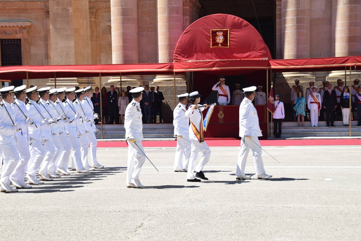 El Rey Felipe VI preside la entrega de Despachos en la Escuela de Suboficiales