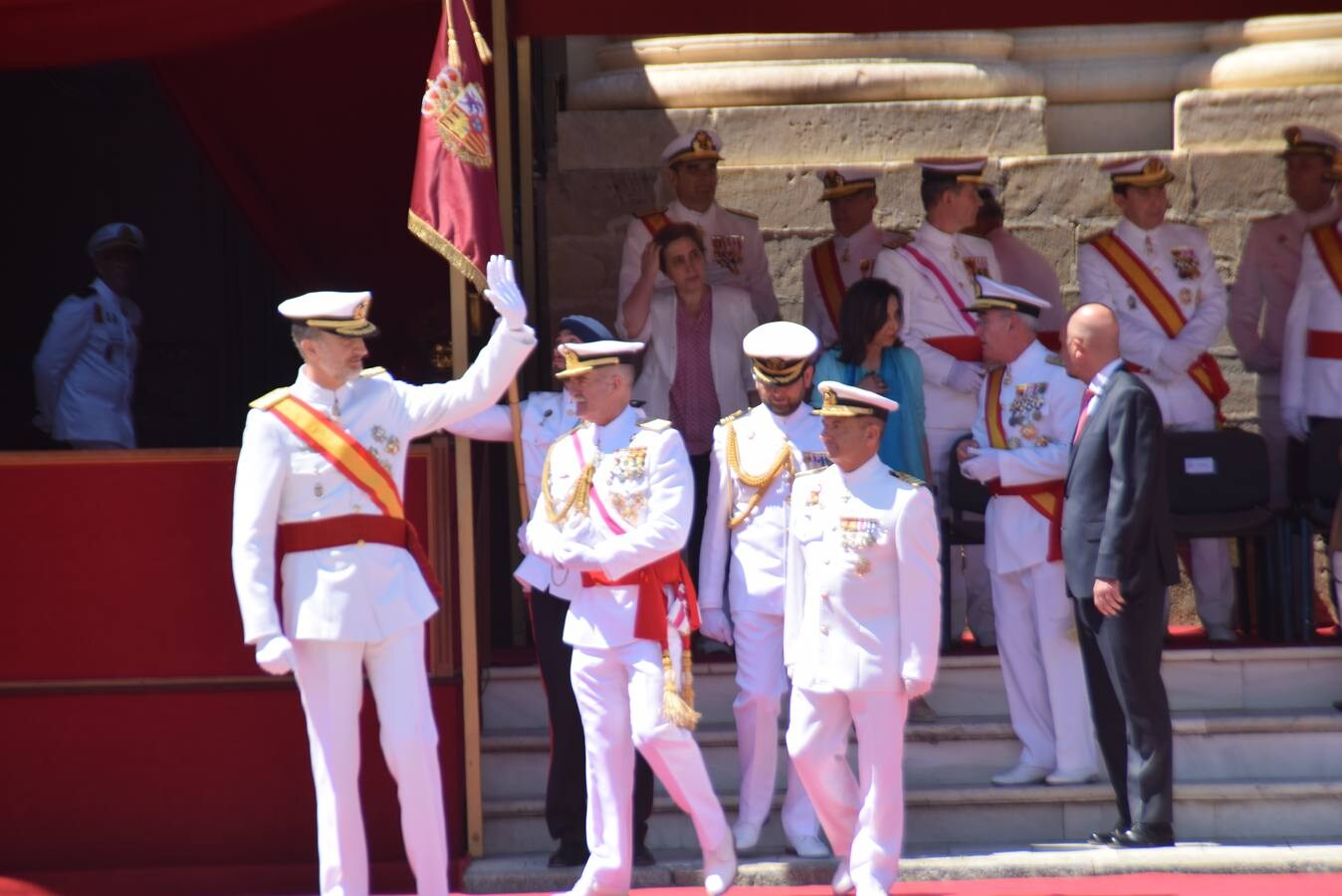 El Rey Felipe VI preside la entrega de Despachos en la Escuela de Suboficiales
