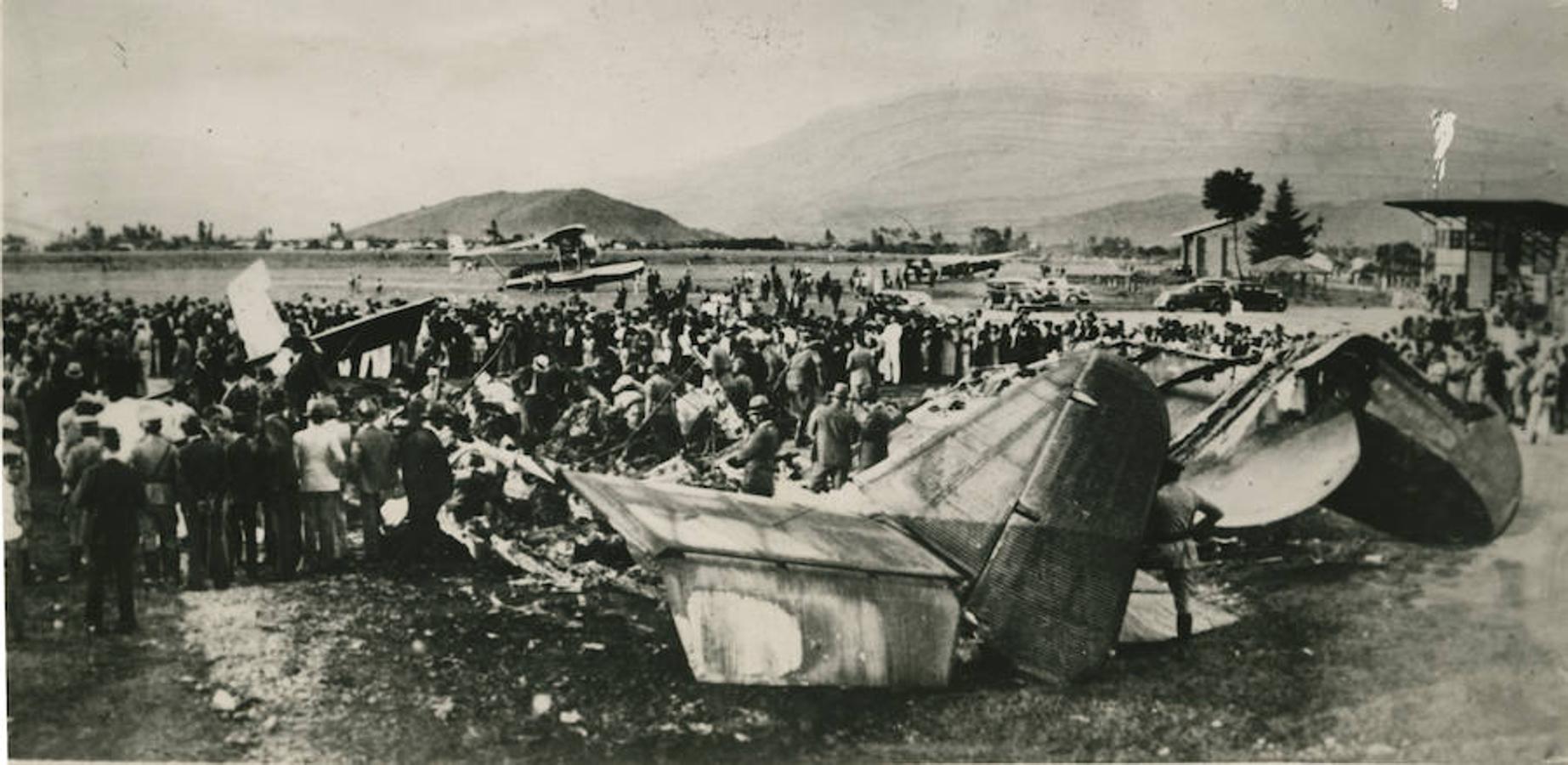 Restos de los dos aviones que chocaron en el Aeropuerto Las Playas en el que murió Carlos Gardel. 