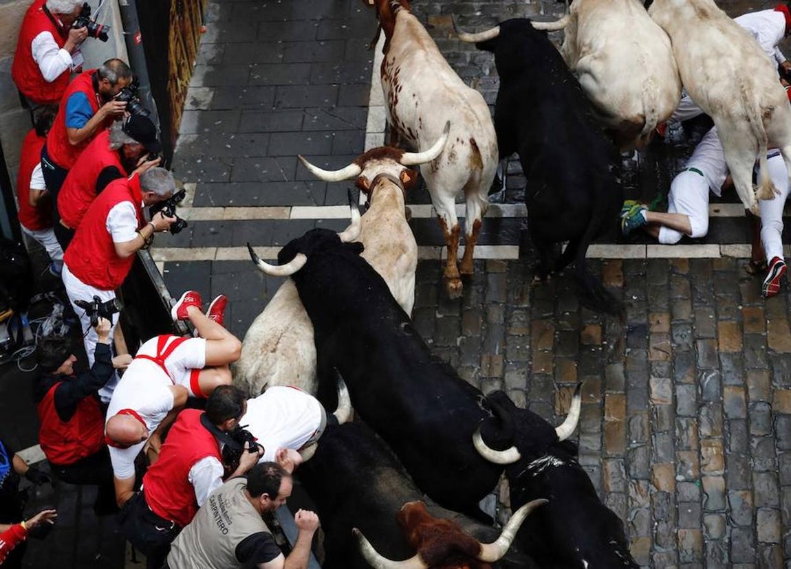 Las mejores imágenes del encierro de San Fermín del 7 de julio