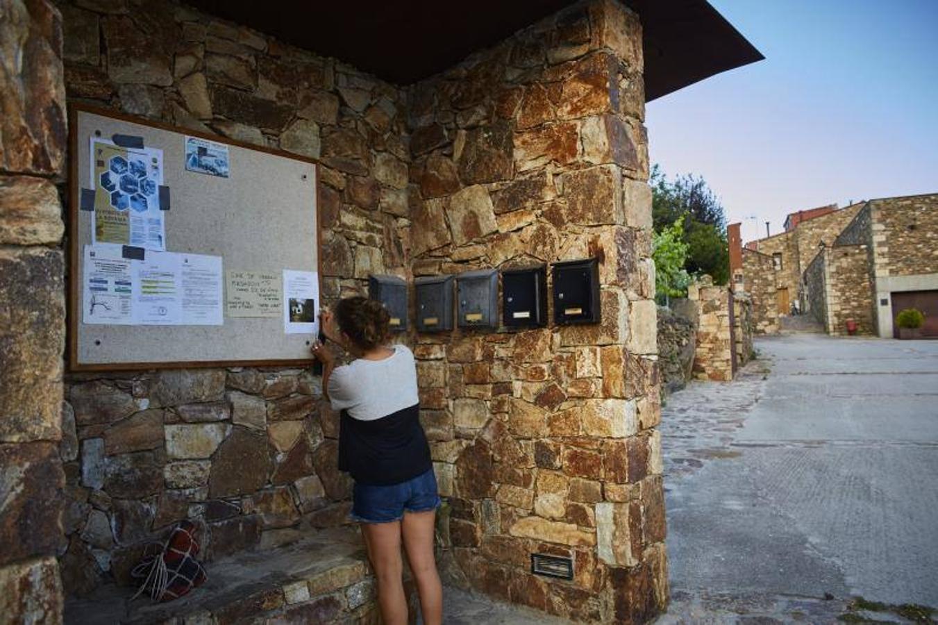 9. Buzones de correos comunitarios en Madarcos